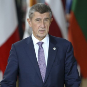 Премьер Чехии попросил страны Евросоюза выслать по одному российскому дипломату