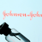 Великобритания одобрила однодозовую вакцину Johnson&Johnson